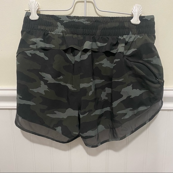 Athleta Mesh Racer Run Shorts 4’’ - Picture 11 of 12